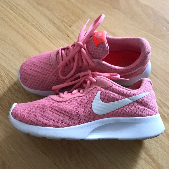 Nike Sneakers - Picture 1 of 3